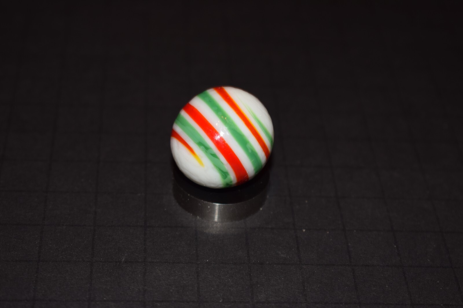 Akro Christmas Colored Spiral Toy Marble ODD Egg Shape Size 1.060″x1.00″ Mint