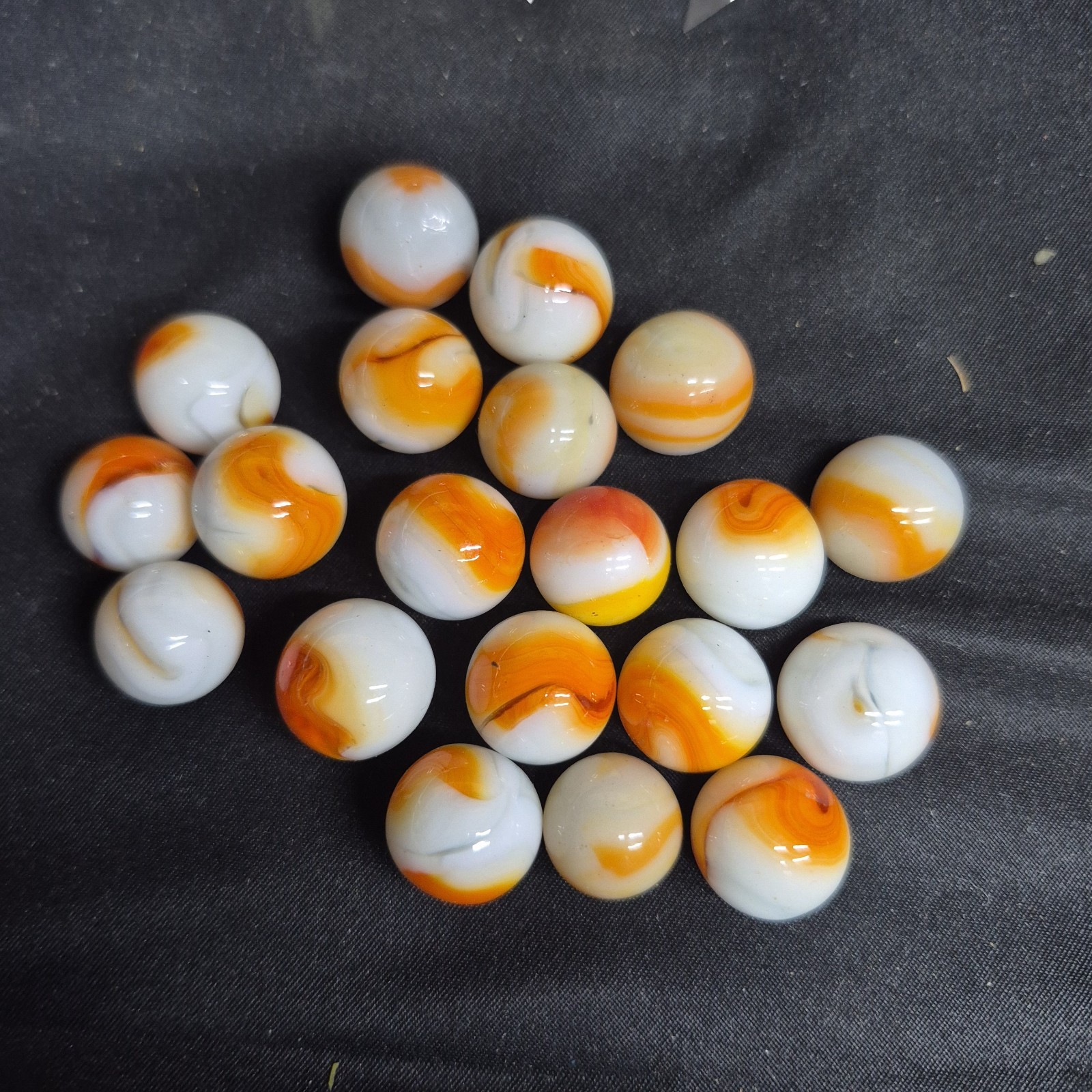 5/8″ Jabo Classics Marbles Lot Of 20 Red, White, Yellow UV Blacklight Cadmium