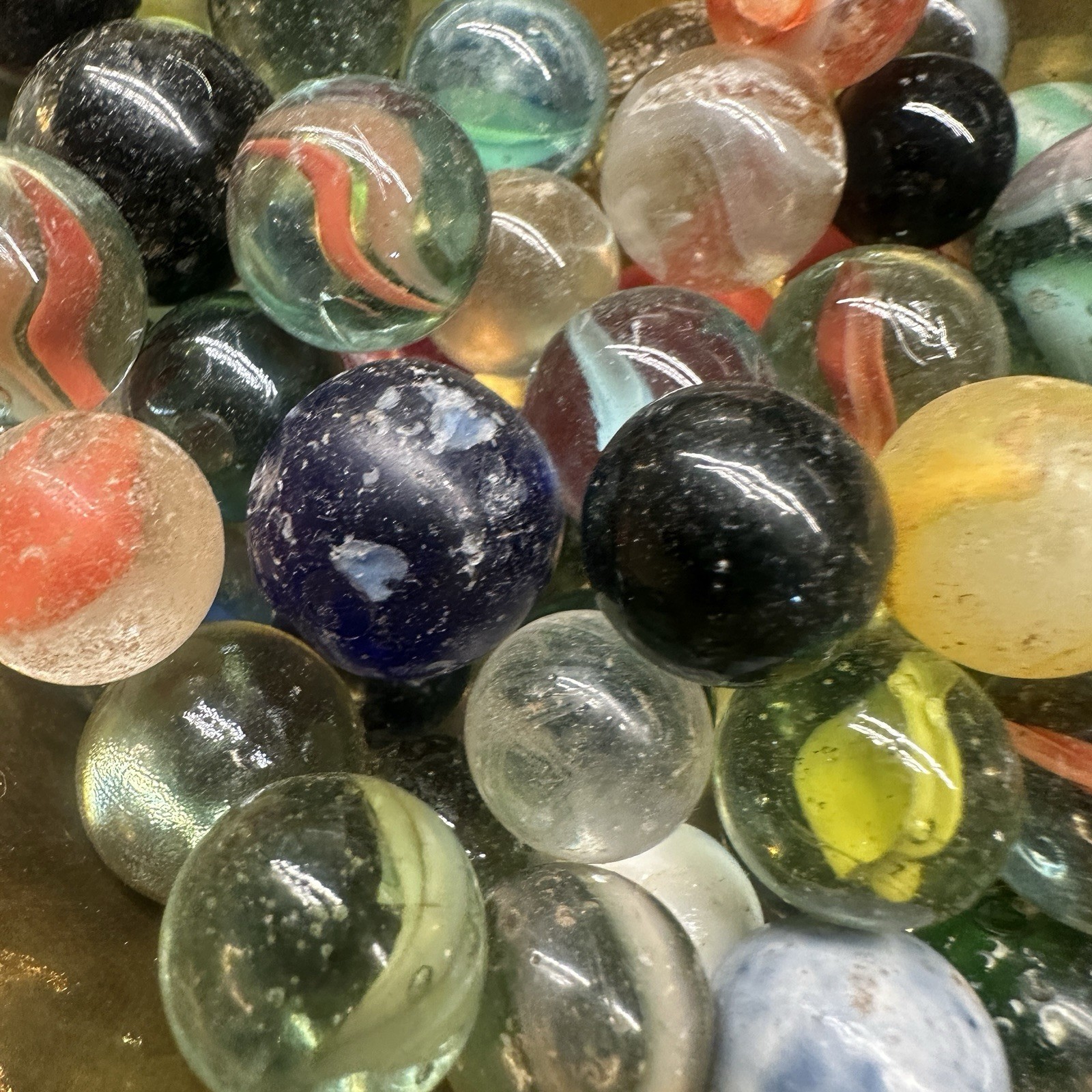 Vintage 70 Mixed Glass Marbles Lot – Handmade Clay, Cat’s Eye, Swirl 1930s – 70s