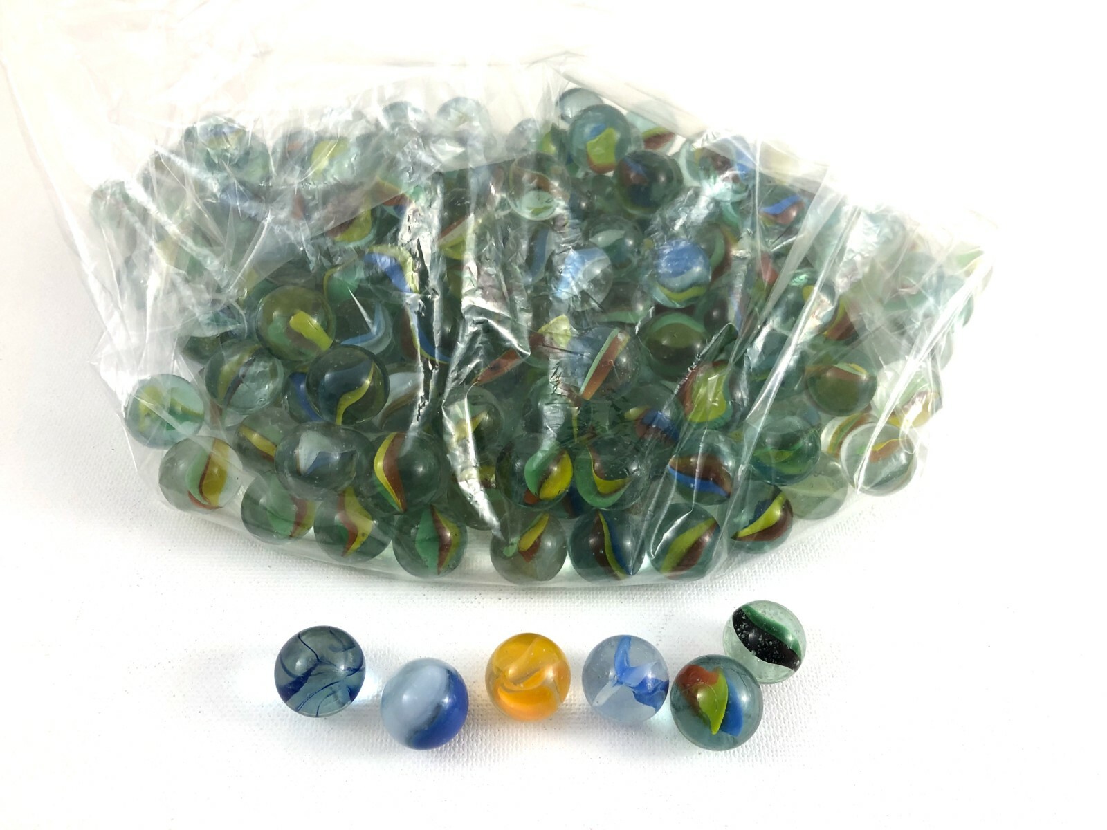 CATS EYE MARBLES ASSORTED LOT 2 POUNDS 4 OUNCES 194 MARBLES
