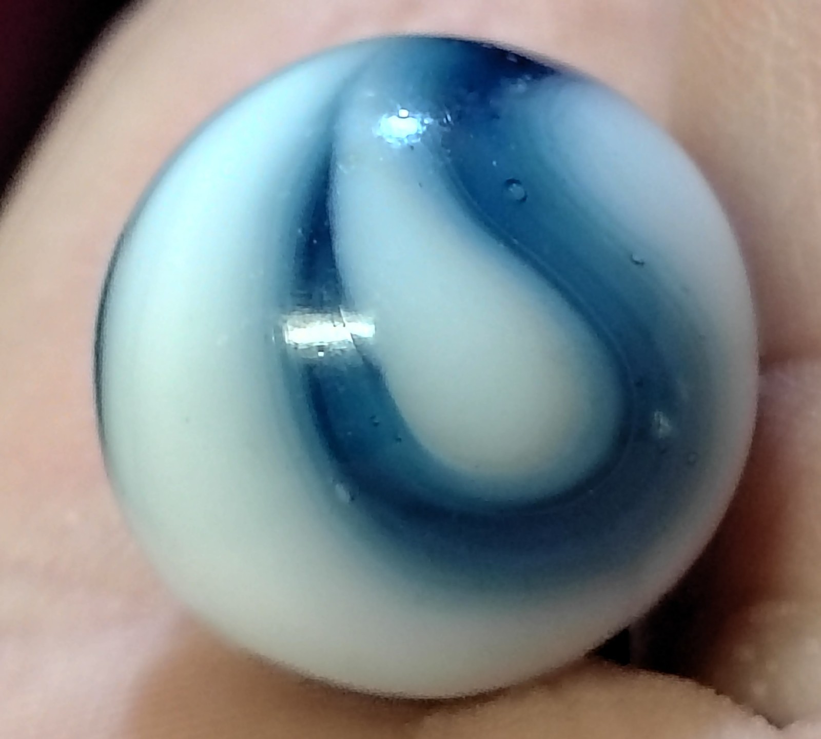 Vintage Alley Agate 0.60″ Dark Cobalt Blue Ribbon Swirl Marble NM! White Base…