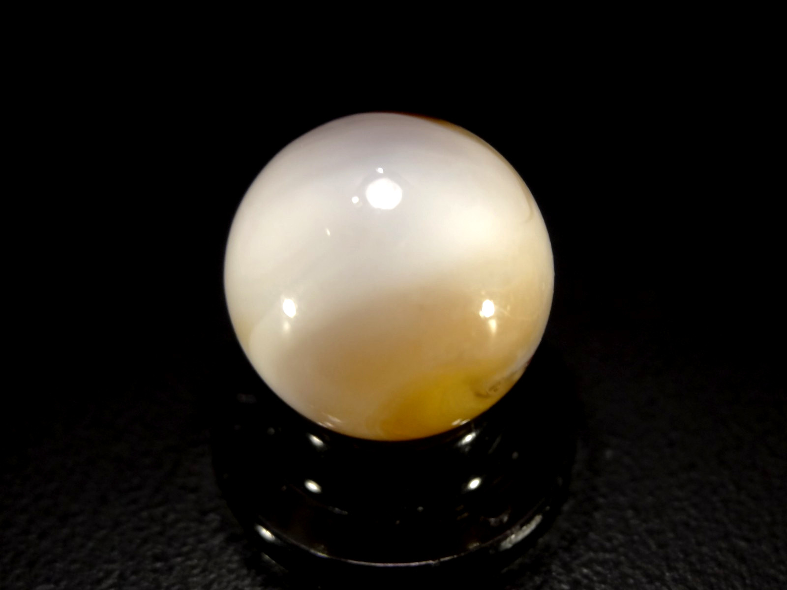 Christensen Agate AMBER-YELLOW PRISTINE WET MINT (personal collection)