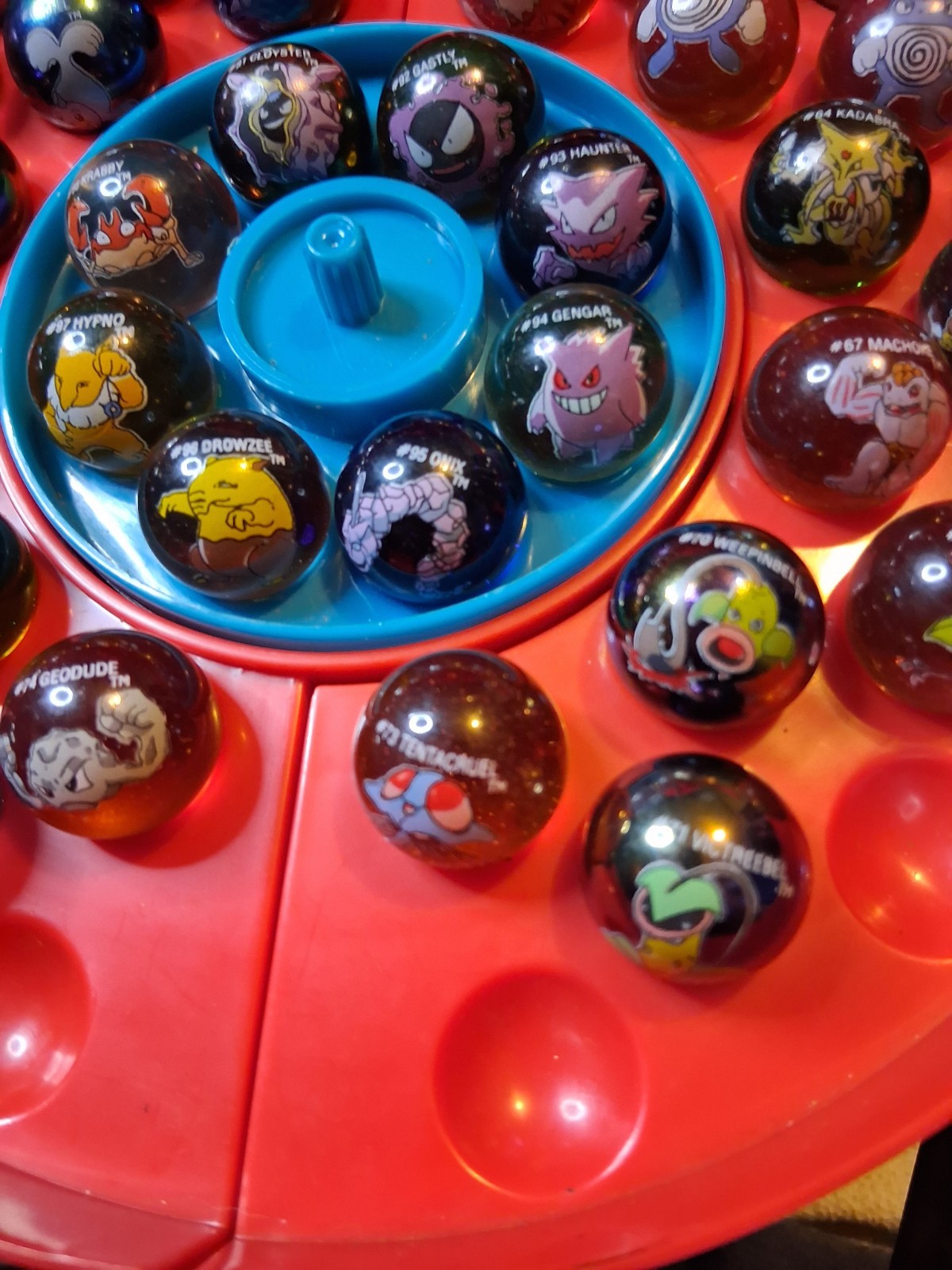 Pokémon Vintage 1999 Glass Character Marbles Set Of 125 w/ Poké Ball Carry Case