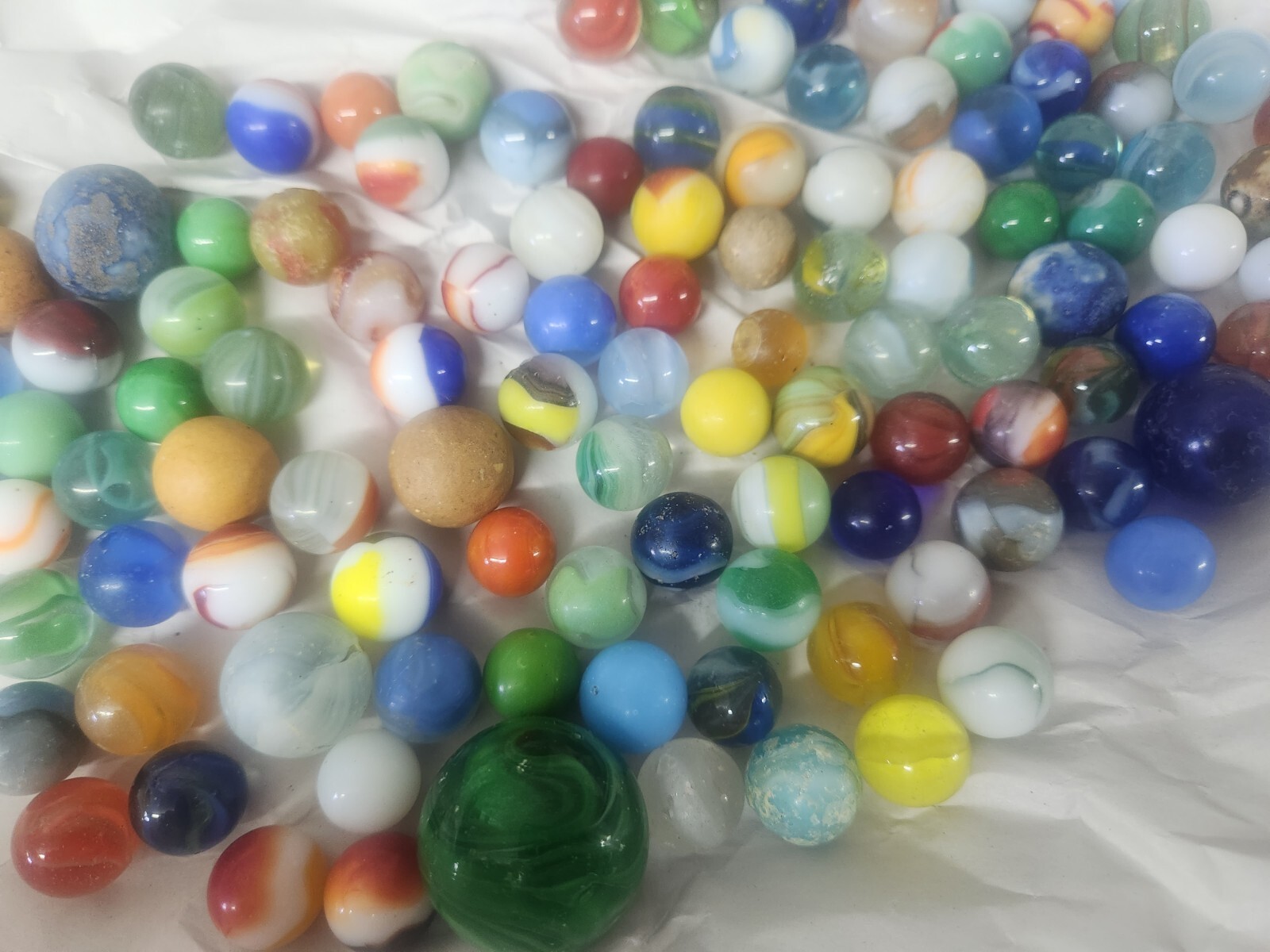 Lot of 130 vintage marbles in vintage Cherrydale Farms peanut Crunch 1950s Can.