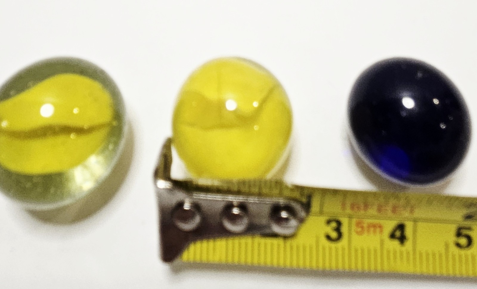 Vintage Glass Marble Lot of5 – 3 Large 1″ Shooters Red Green Yellow Swirl & Blue