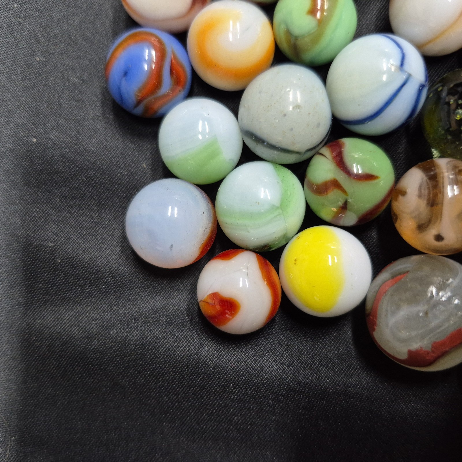 Lot 30 Vintage Marbles Glass Akro Vitro Peltier Marble King Swirl Patch VG USA