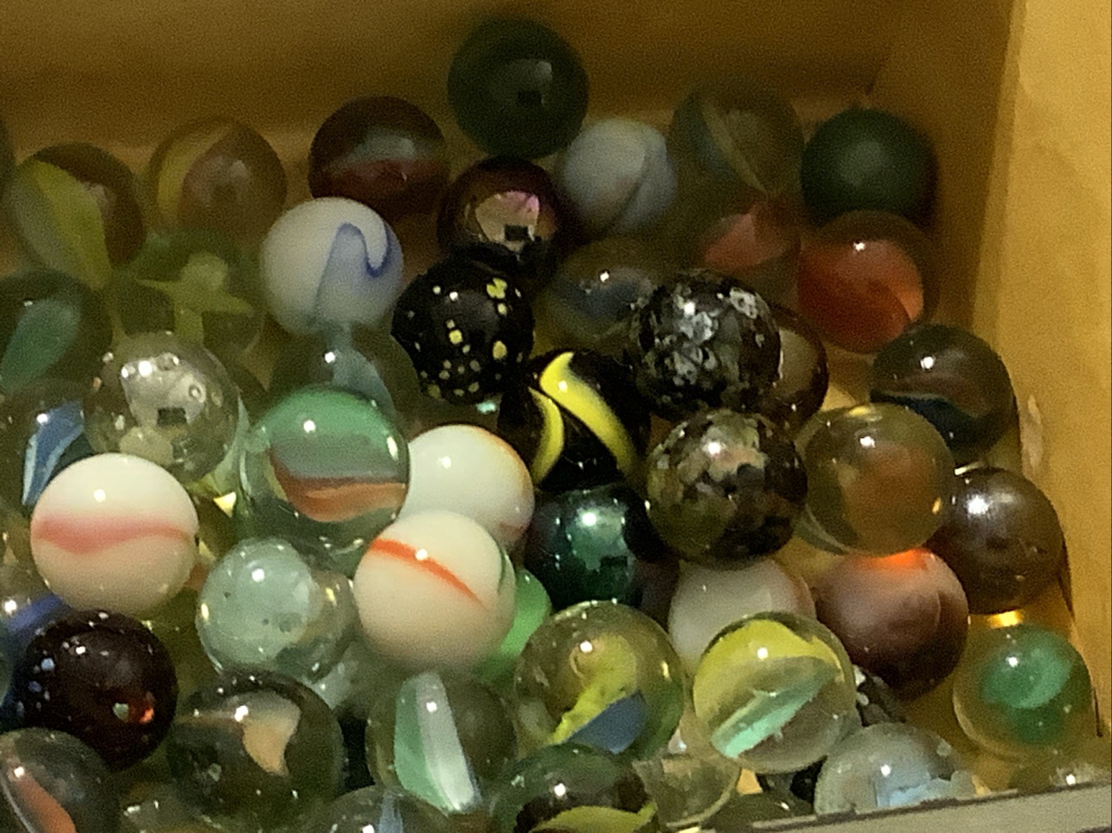 2746🌟Vintage Marbles Lot- UNSORTED In Cigar Box