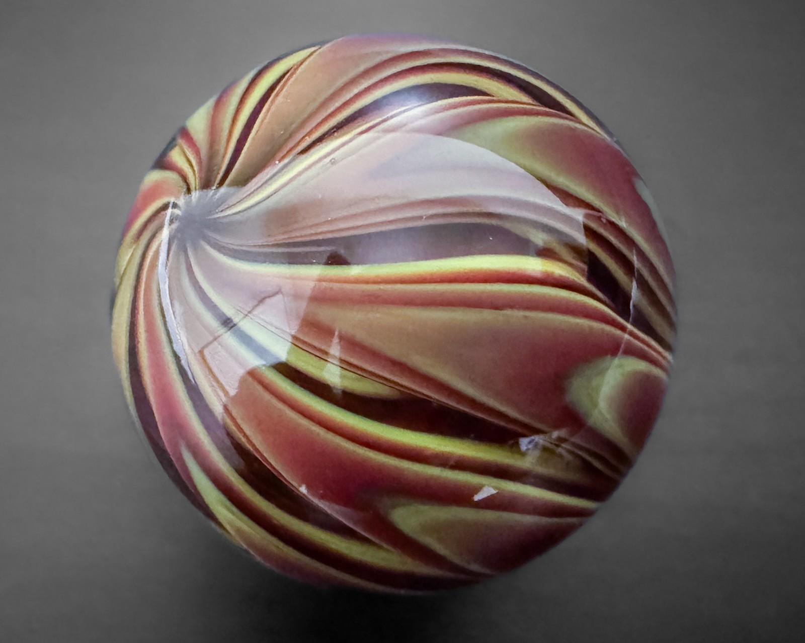 Steve Davis 1.5″ Red Green Contemporary Handblown Art Glass Marble