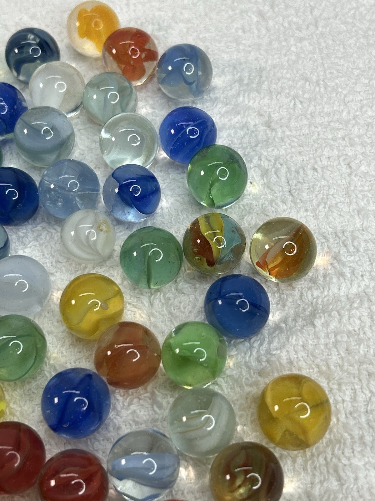 Vintage Lot of 100 Cat’s Eye Marbles Possibly Some Hybrid or Banana ? Lot 2