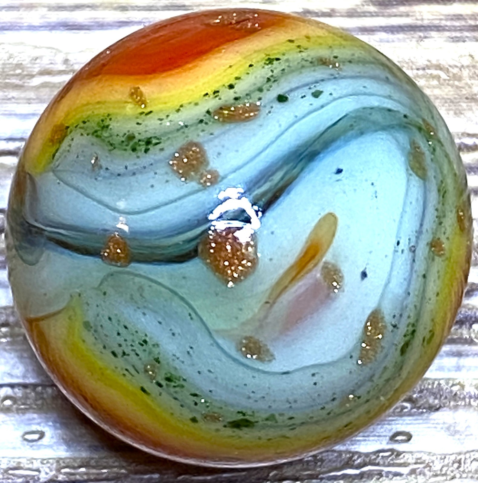 JABO/DAS INCREDIBLE GOLD LUTZ RAINBOW COLORS AVENTURIN SWIRLED SHOOTER .71″ M333