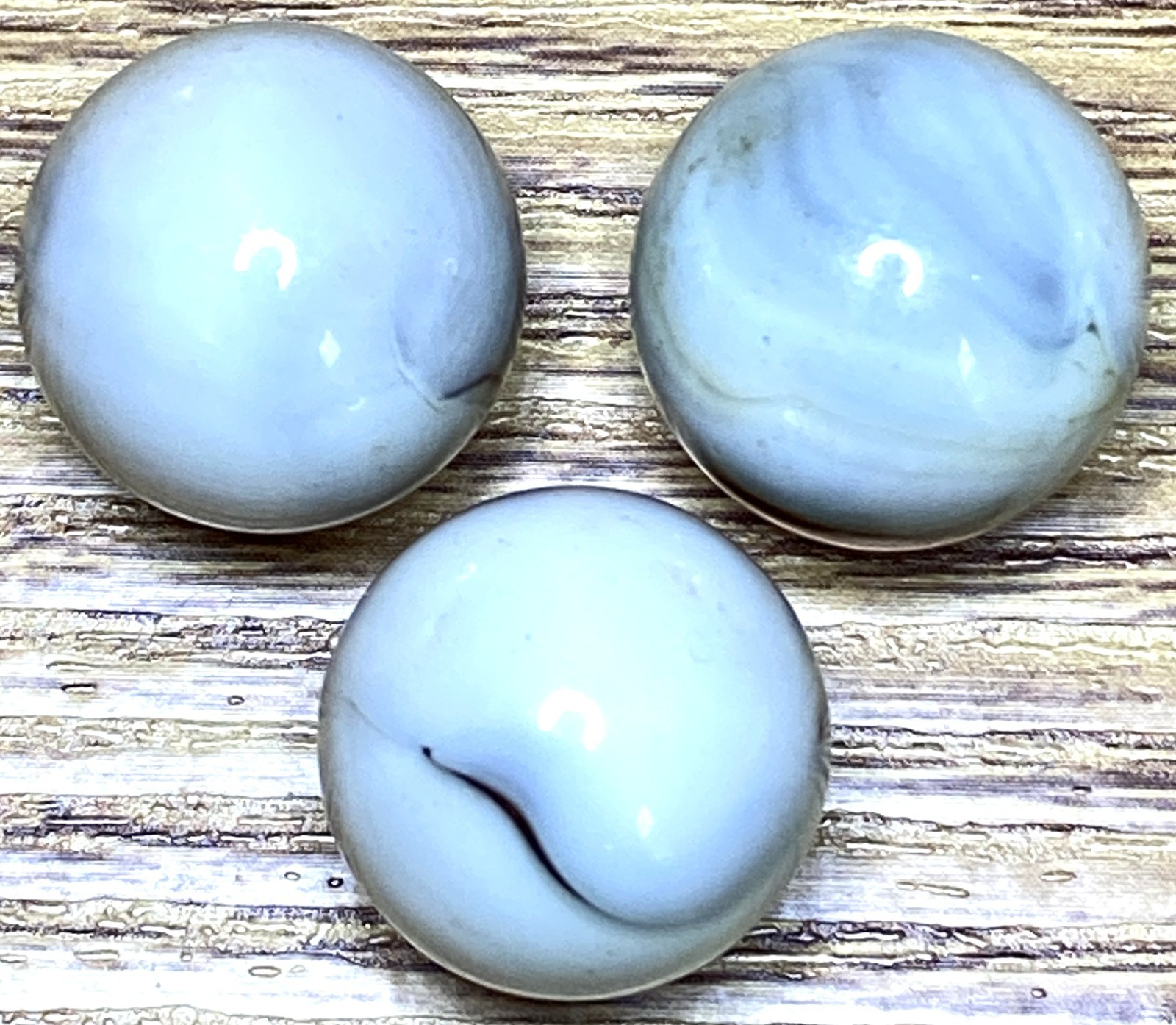 LOT OF 3 VITRO TIGERS EYE .VARY” 8B/125