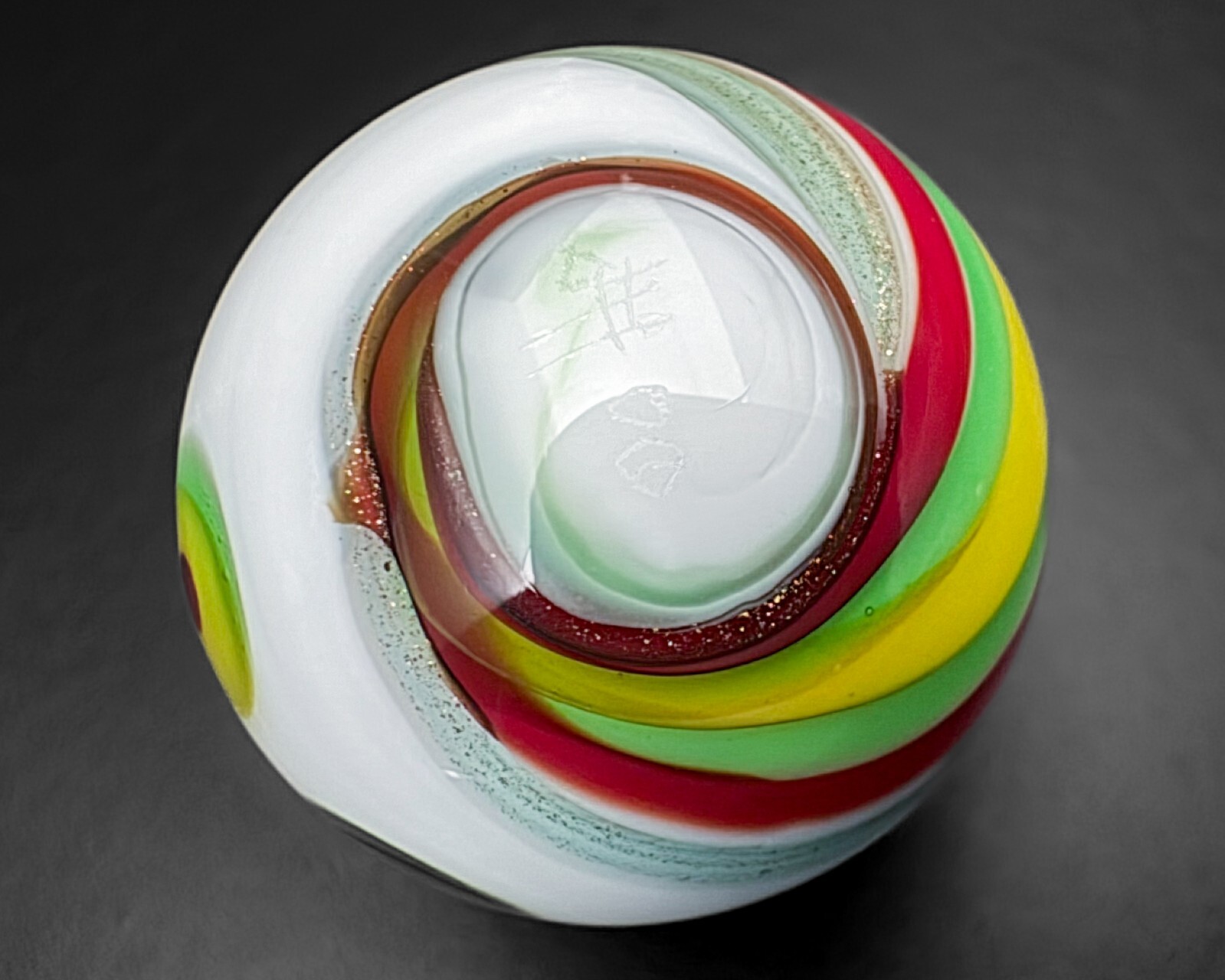 Greg Hoglin 1.12″ 2000 White Silver Green Spiral Handblown Art Glass Marble