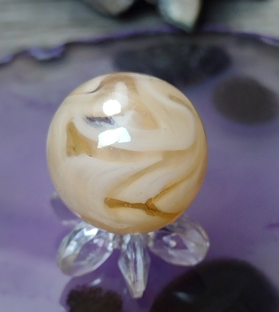 Wild ZIG ZAG Ivory Tan WV Swirl Davis or Jackson ? Vintage Marbles .65″ NM- VG