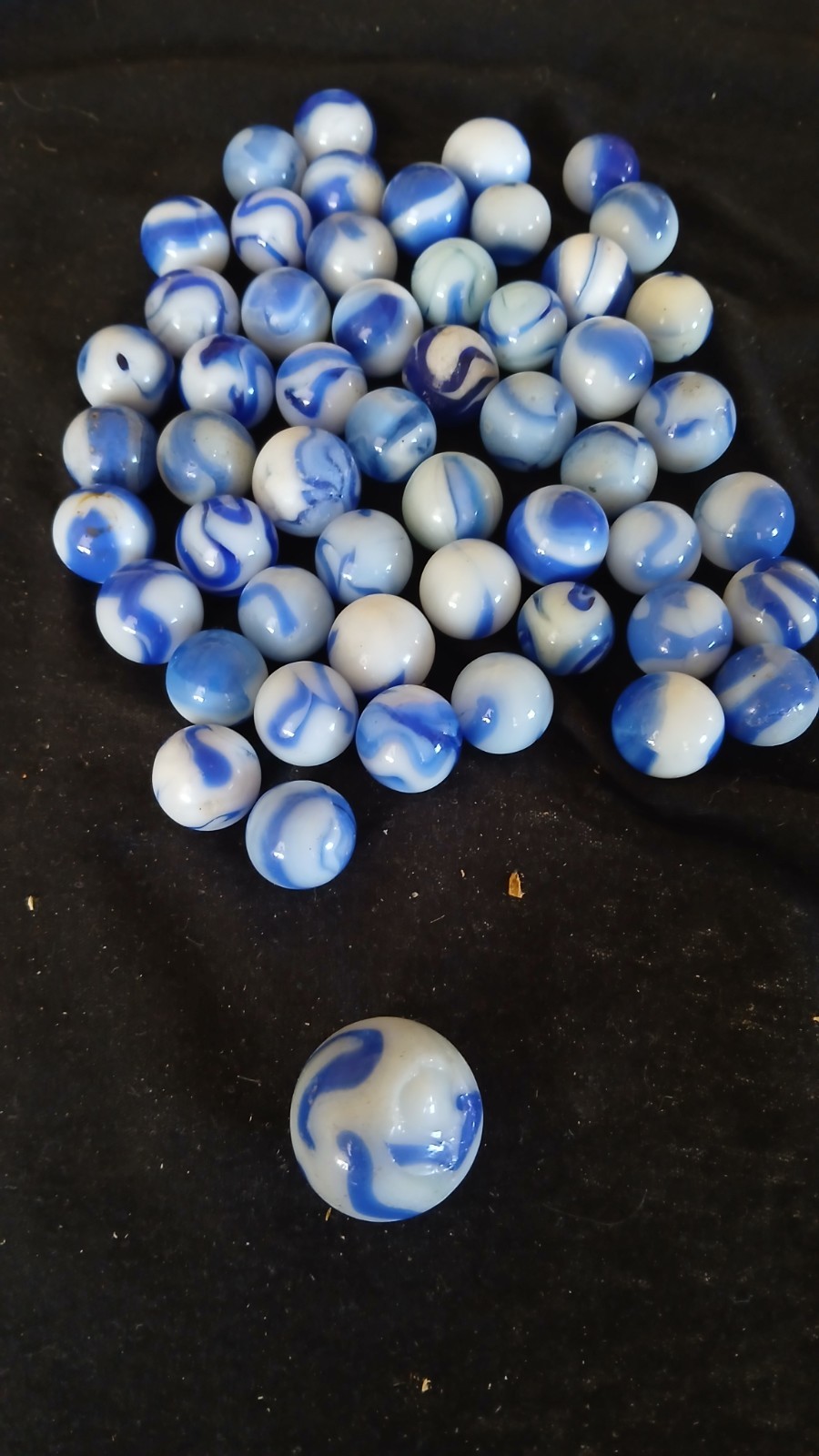 Lot of 50 Vintage Blue Swirl Marbles with Shooter