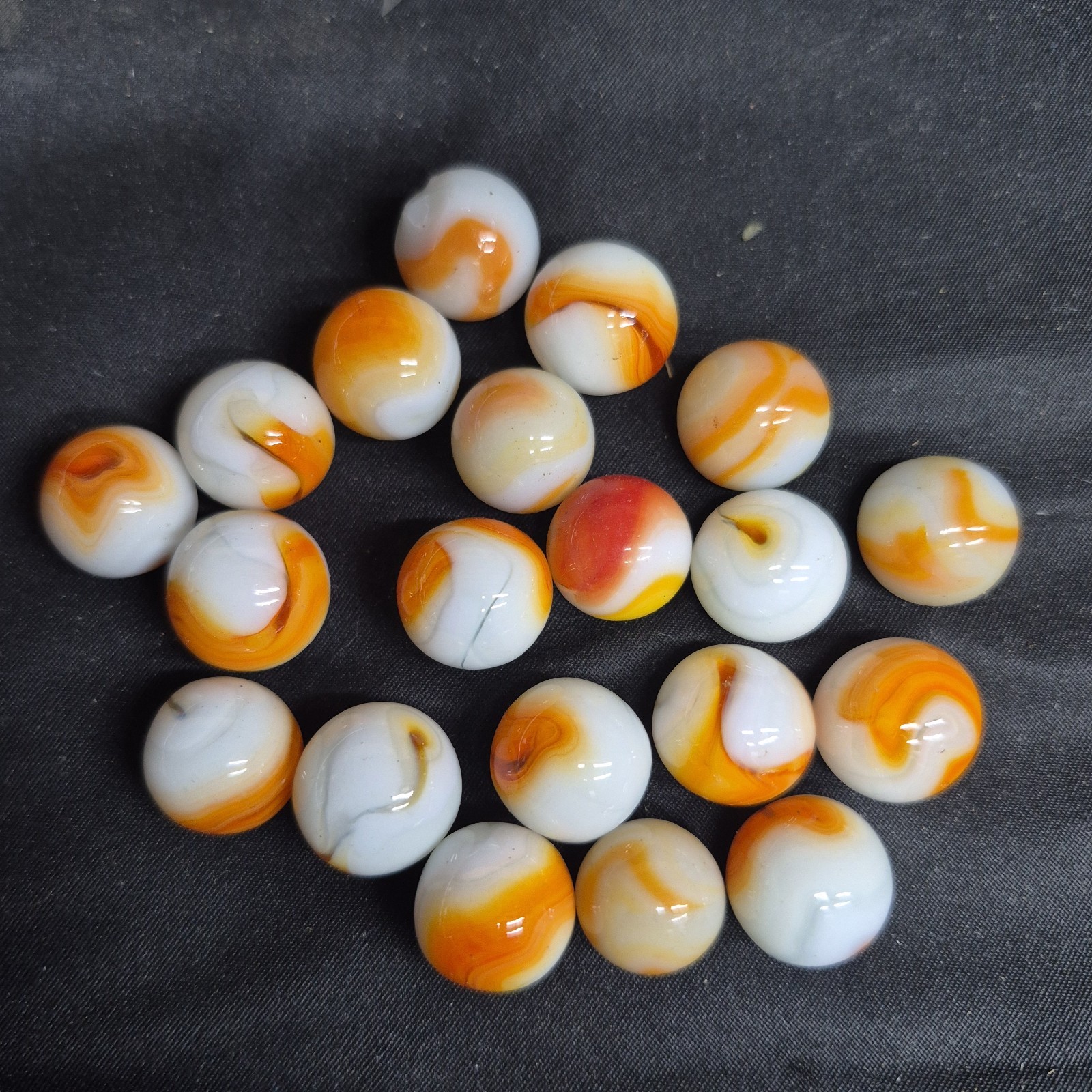 5/8″ Jabo Classics Marbles Lot Of 20 Red, White, Yellow UV Blacklight Cadmium