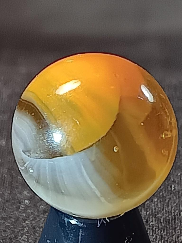 17/32″ Vitro Agate Pumpkin Orange Patch Brushed White on Clear NM Marble A794