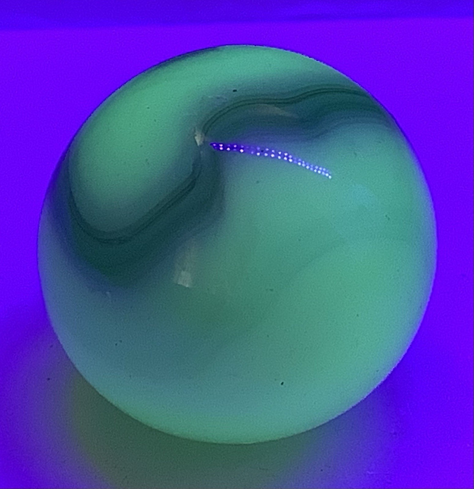 UV Active Ravenswood? Swirl Marble 5/8” Green On Yellowish White