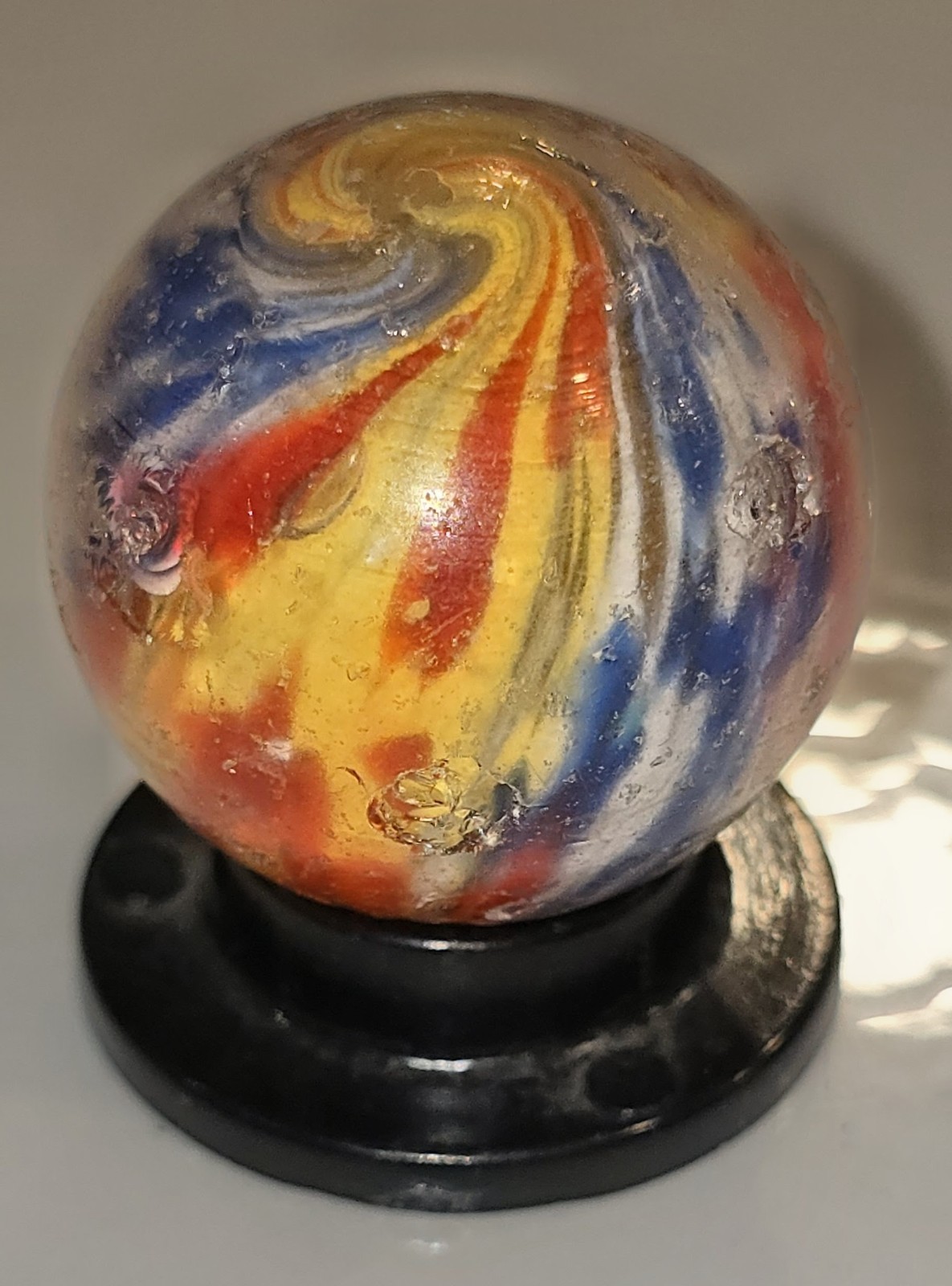 ANTIQUE GERMAN PANELED ONIONSKIN END OF DAY MARBLE SHOOTER 1+ INCH DIAMETER.