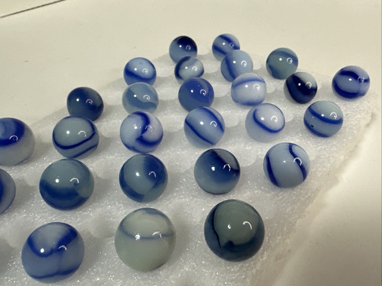 109 Lot Of 30 Vintage Peltier Rainbo Marbles!