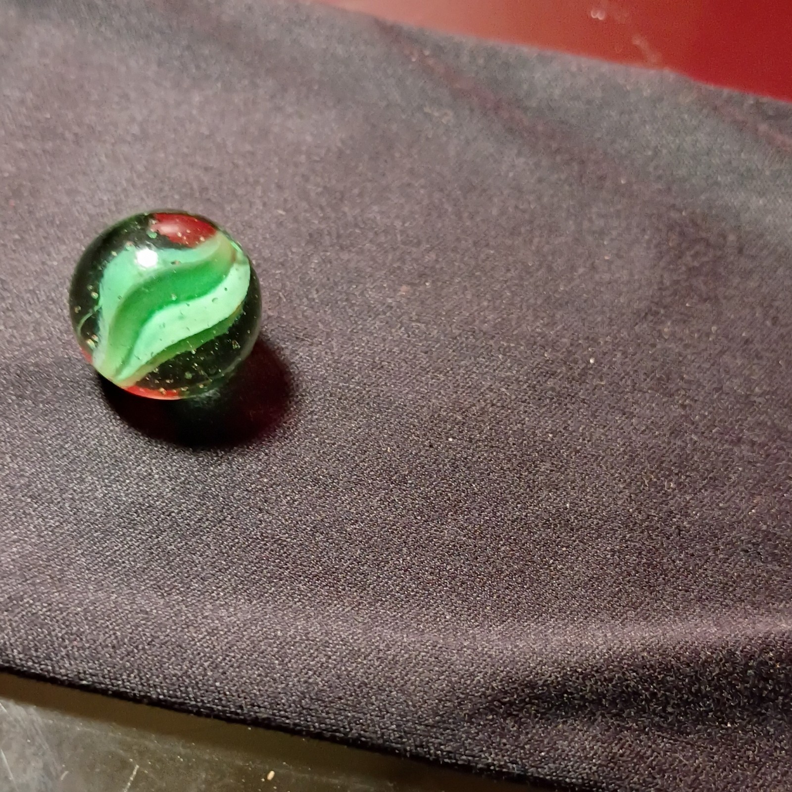 Single Glass Swirl Toy Marble, Green Swirl, Ages 4-7 8-11 12-16 17+ Years