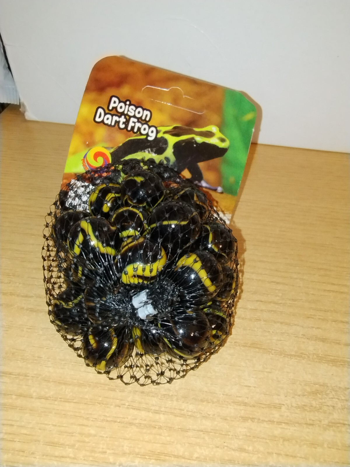 Vtg Net Bag Vacor/Mega Marbles 25 Black/Yellow Poison Dart Frog Swirls + Shooter