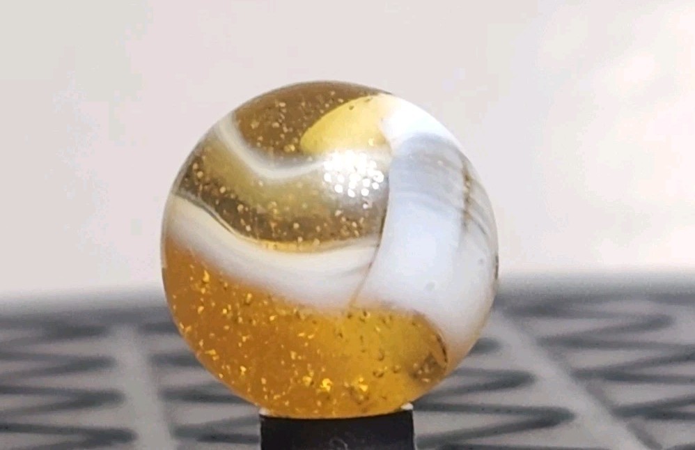PELTIER GLASS CO. ‘Honey Rainbo’ .60″ Vintage Marble