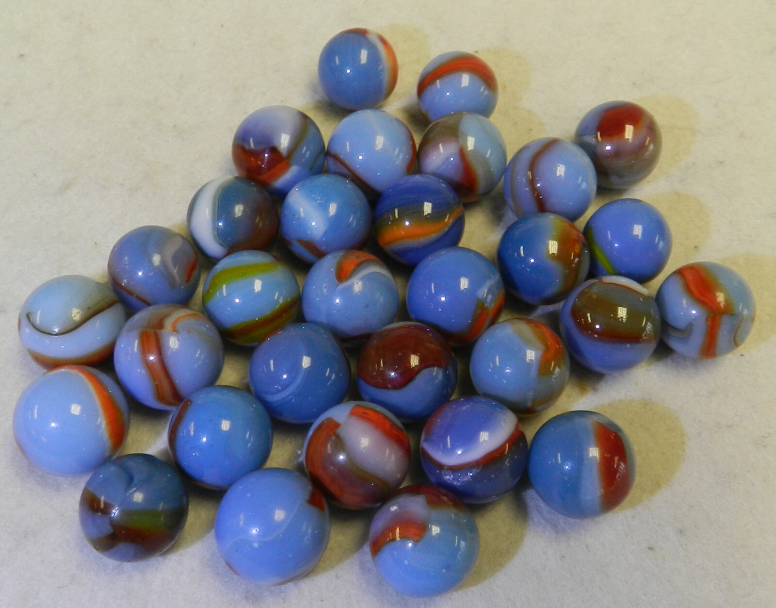 #17729m Vintage Group of 30 Peltier Glass Marbles .57 to .62 Inches