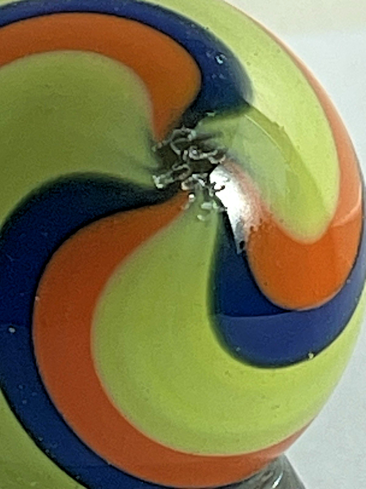 2015 RICK DAVIS MARBLE SIGNED HANDMADE GLASS ART 1.53 BLUE ORANGE YELLOW