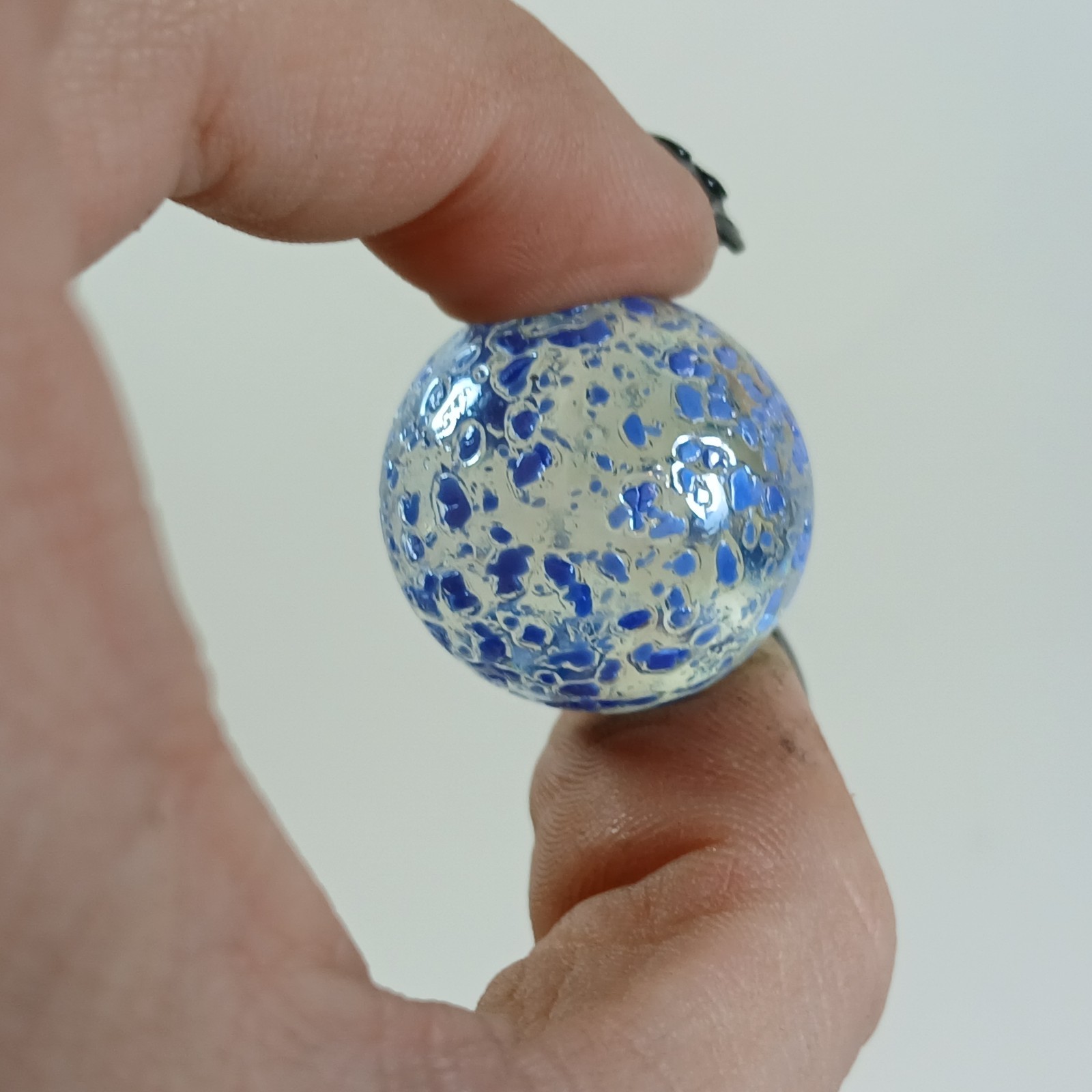 Vintage Akro Agate Shooter Confetti Blue Speckles 1″ Glass Marble Clear
