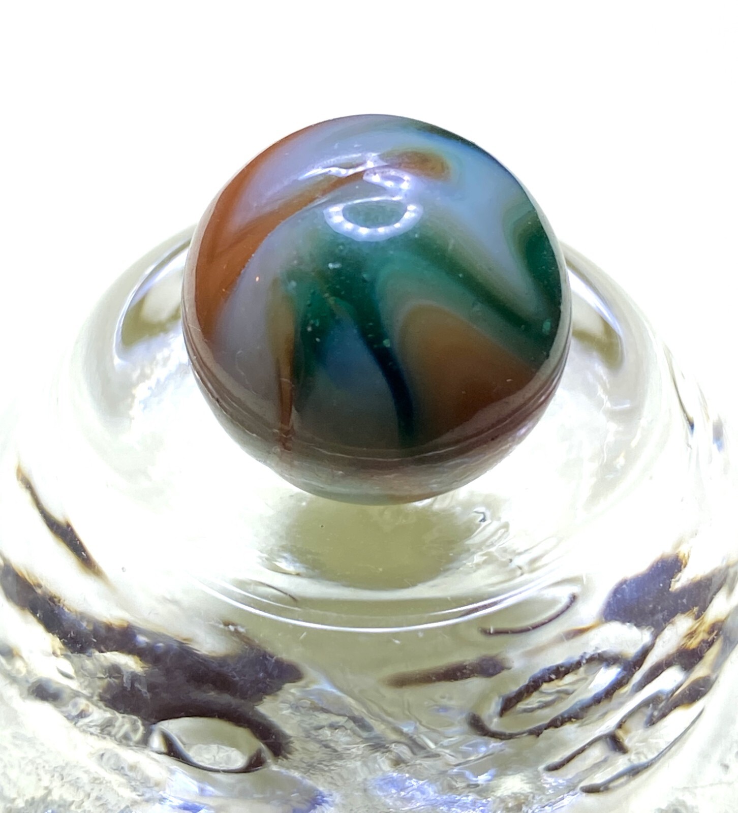SEAMED WV / CHAMPION / AGATE GREEN GLASS BASED SWIRL .61″ NM+/- M243