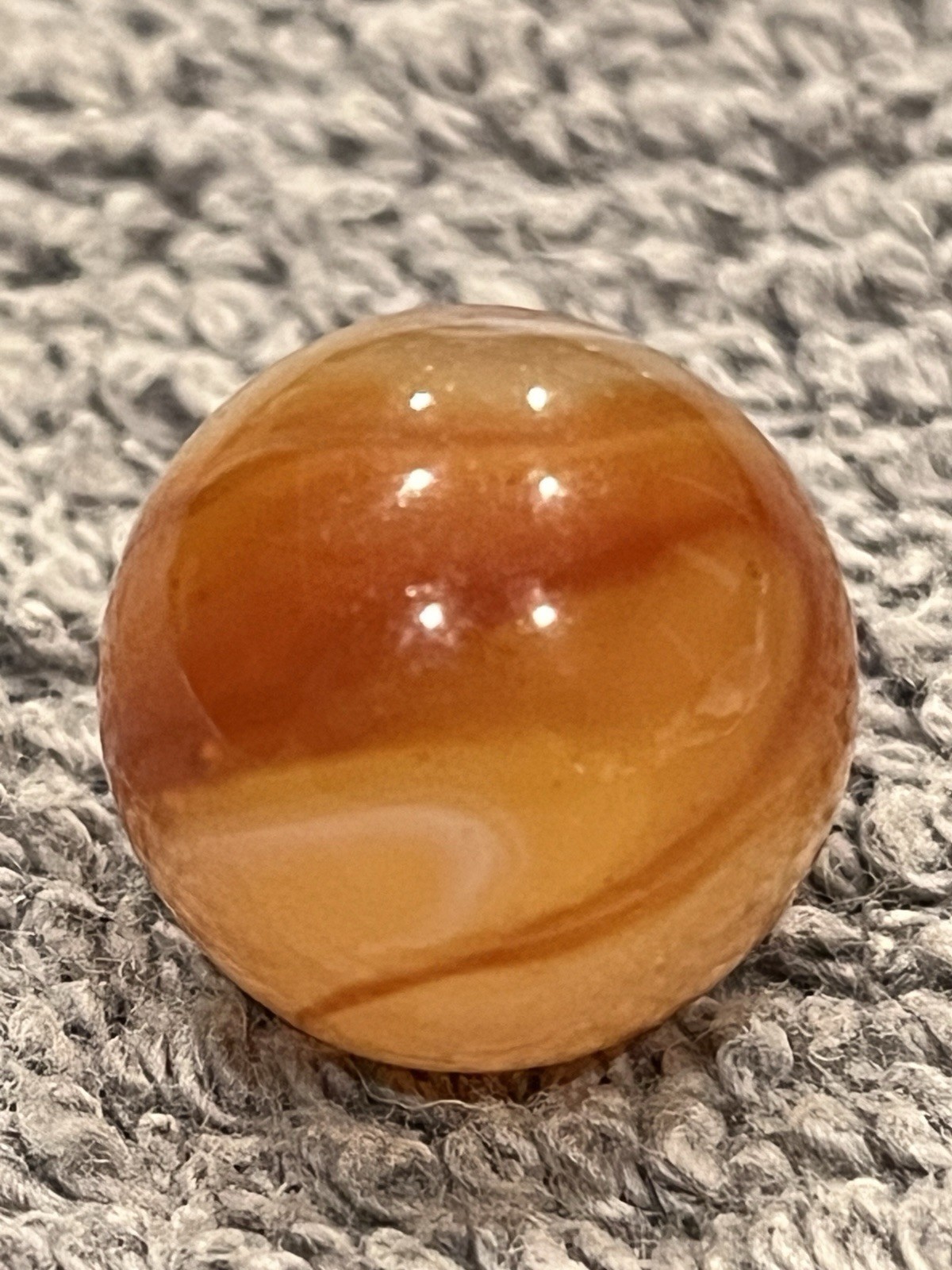 Akro Agate Carnelian Oxblood Corkscrew marble wet mint .73