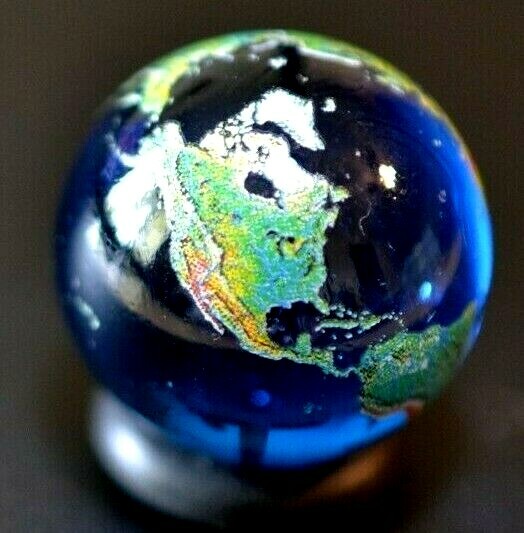 ART GLASS MARBLE/.858″-GEOGRAPHICALLY CORRECT WORLD GLOBE SHOOTER-TRANS.SAPPHIRE