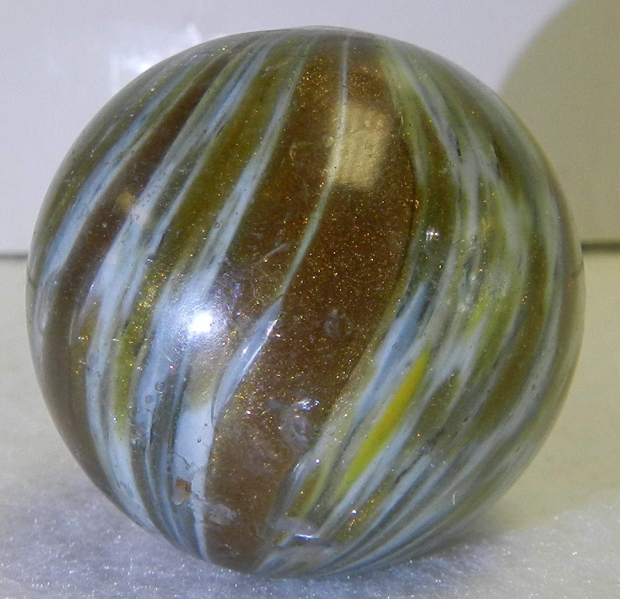 #19651m Huge 1.35 Inches Vintage German Handmade Onionskin Lutz Marble