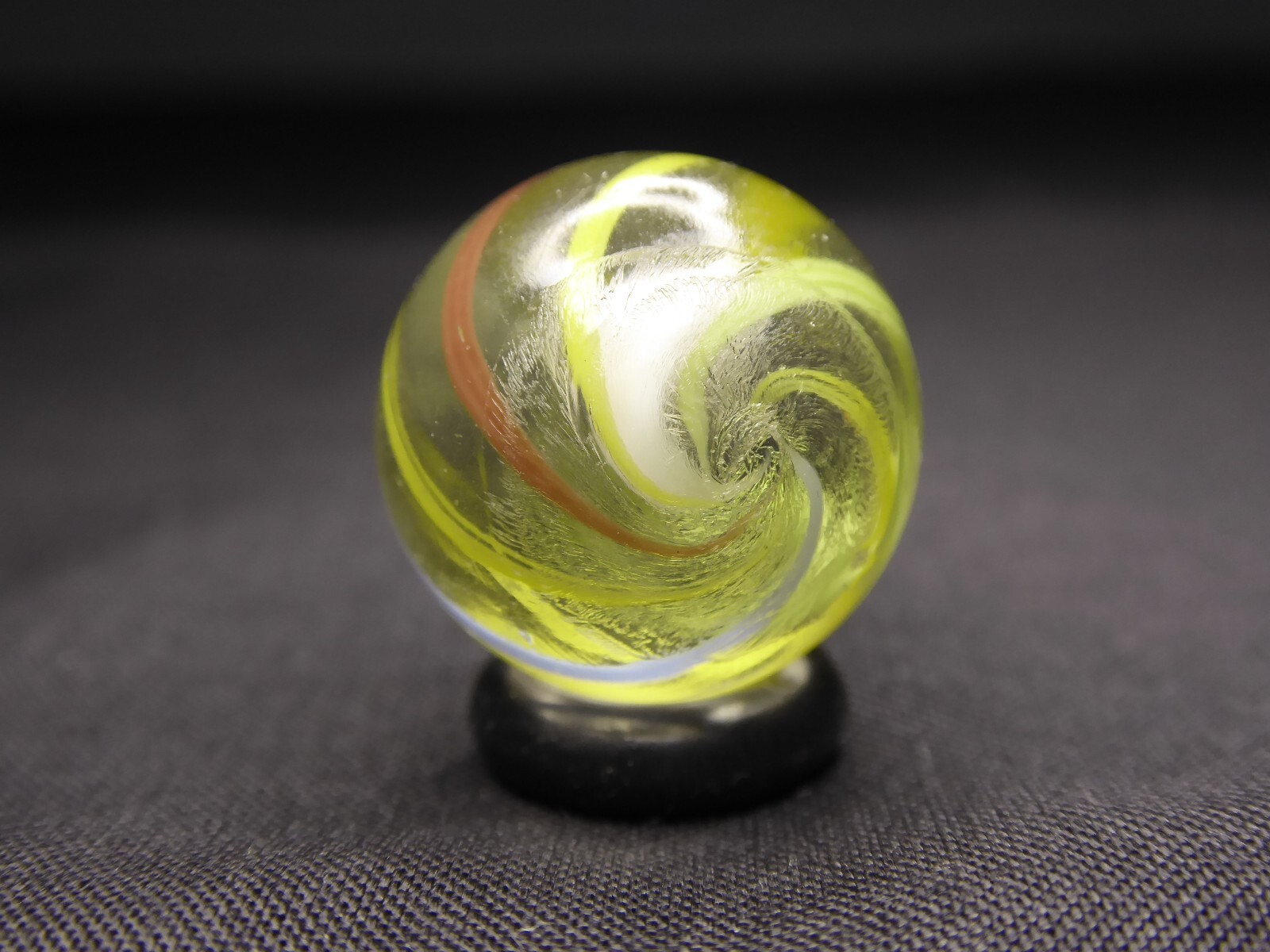 Antique Marble – Single White Ribbon – 18mm or 11/16ths – Mint/Mint-
