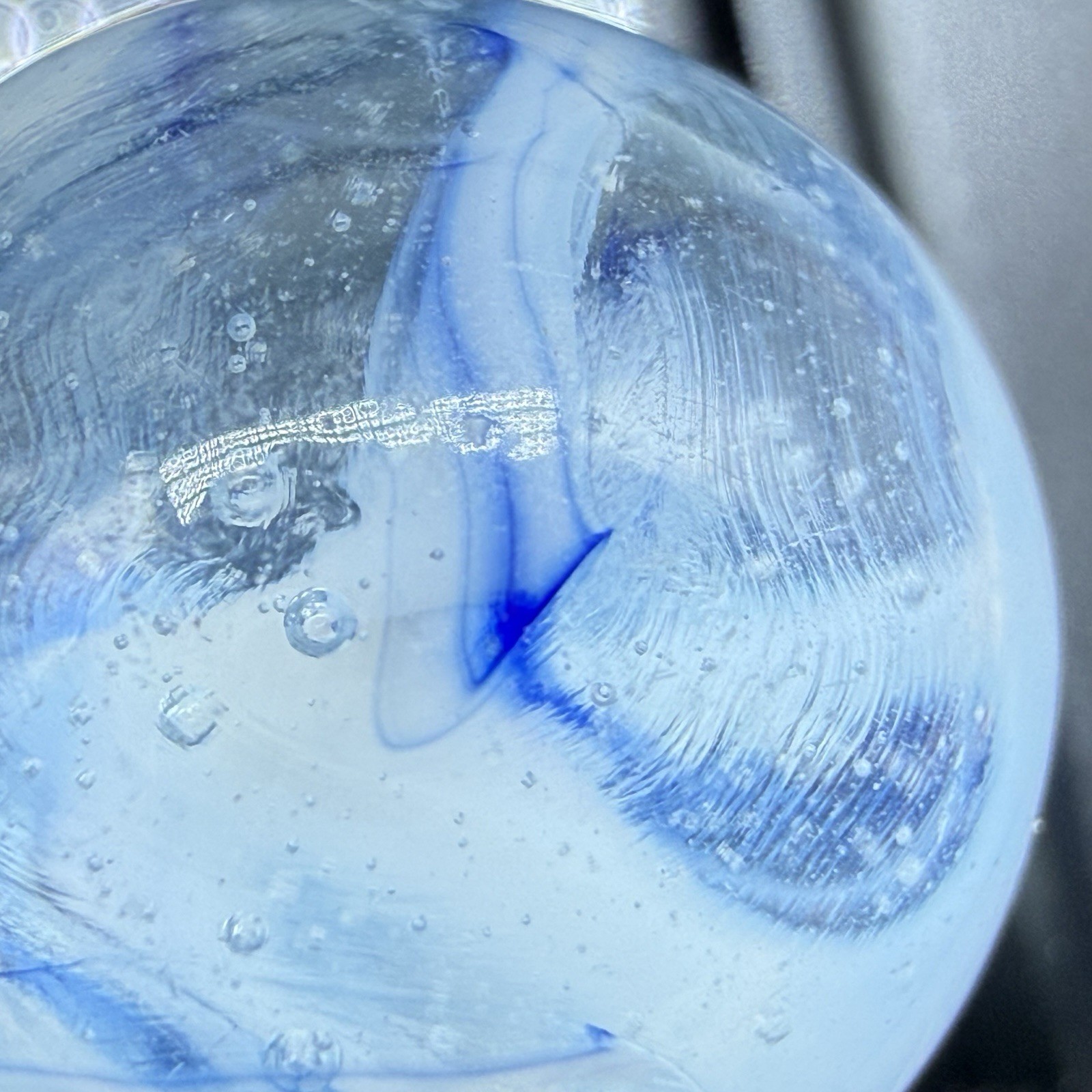 WV Alley Ravenswood Wirepool Swirl Marble NM Condition White And Blue .60”