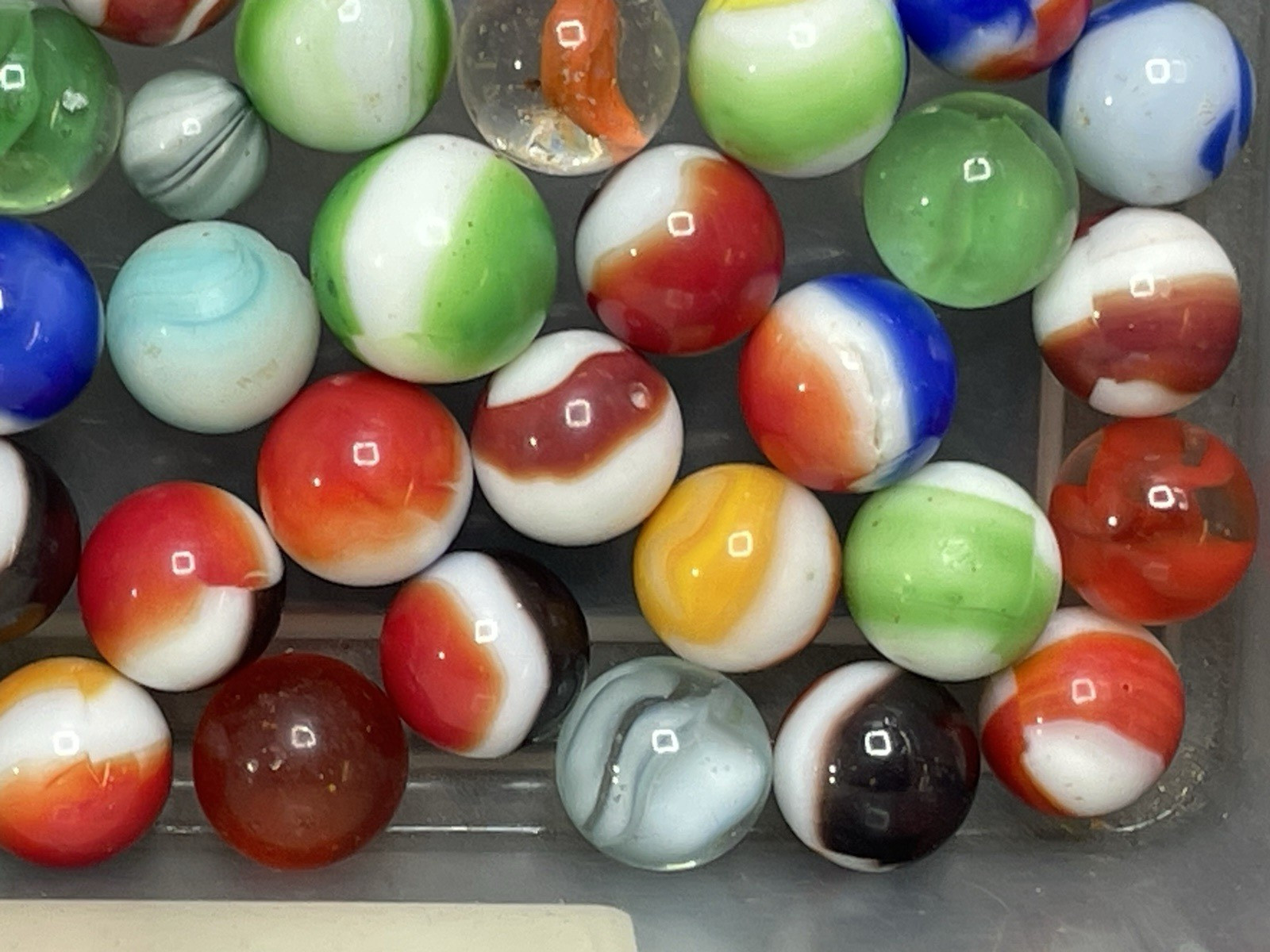 VINTAGE MARBLES LOT 50 pc AKRO AGATE MARBLE KING PELTIER PATCH SWIRL a