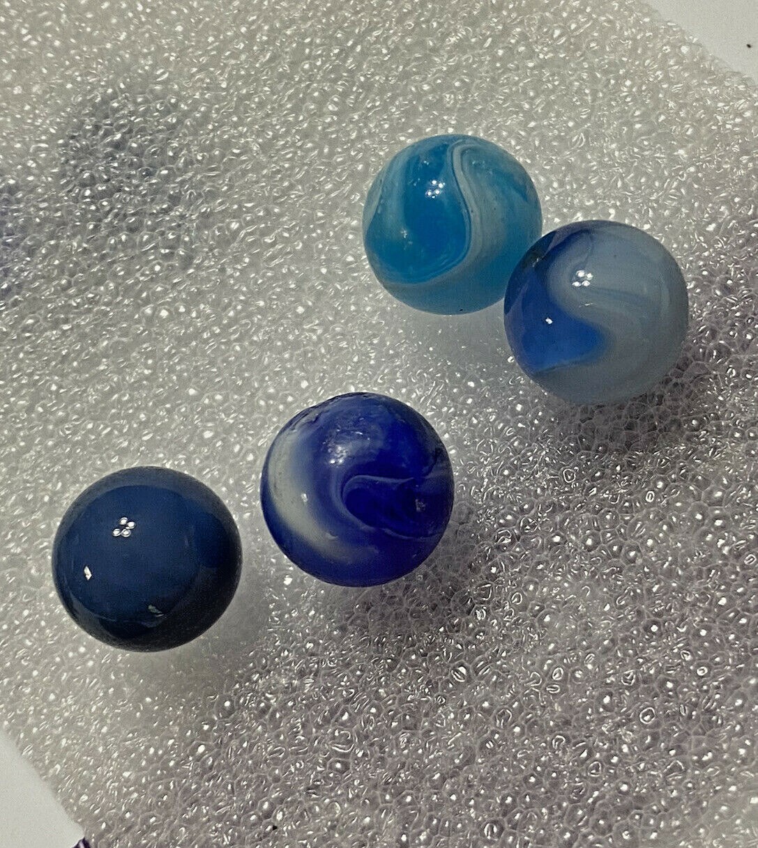 Marbles 25 ANTIQUE / VINTAGE BLUE White Swirl Glass Marbles Estate #2