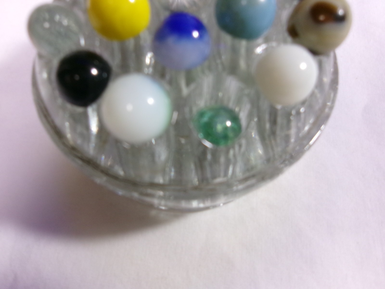 Lot Of 19 Pee Wee Marbles In 19 Hole Clear Glass Frog