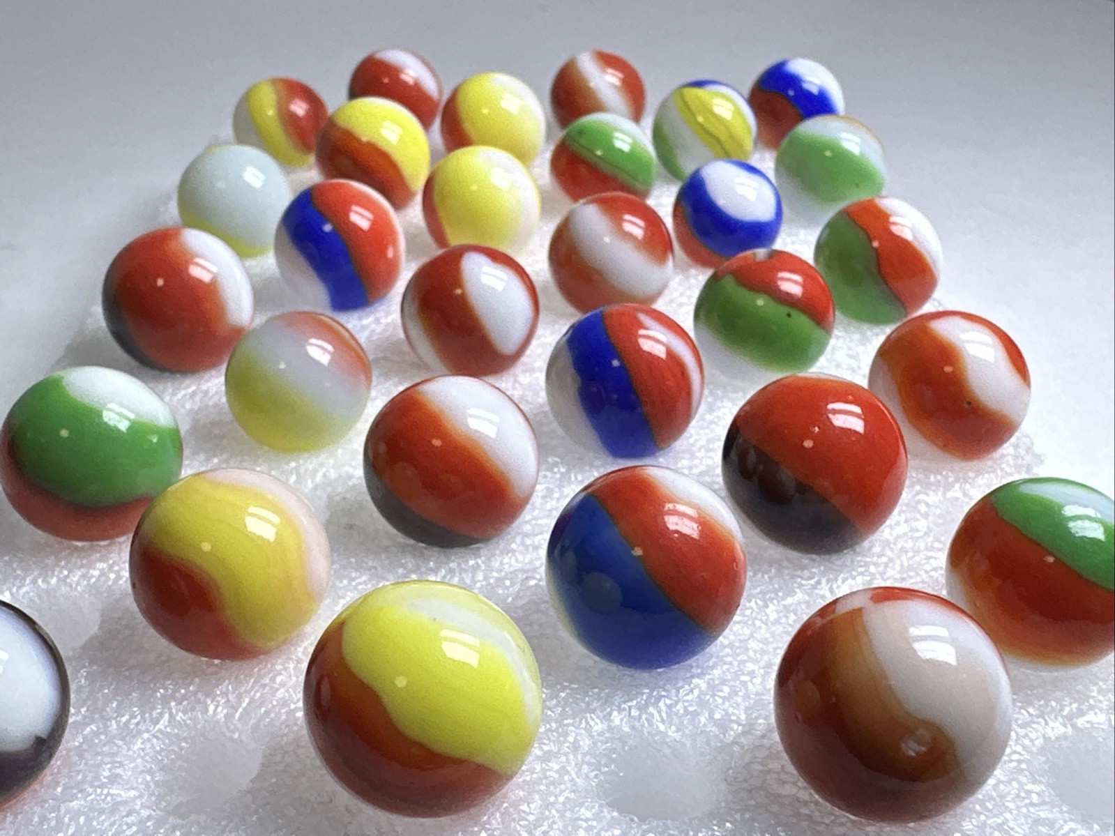 303 Lot Of 30 Vintage Marble King Rainbo Marbles!