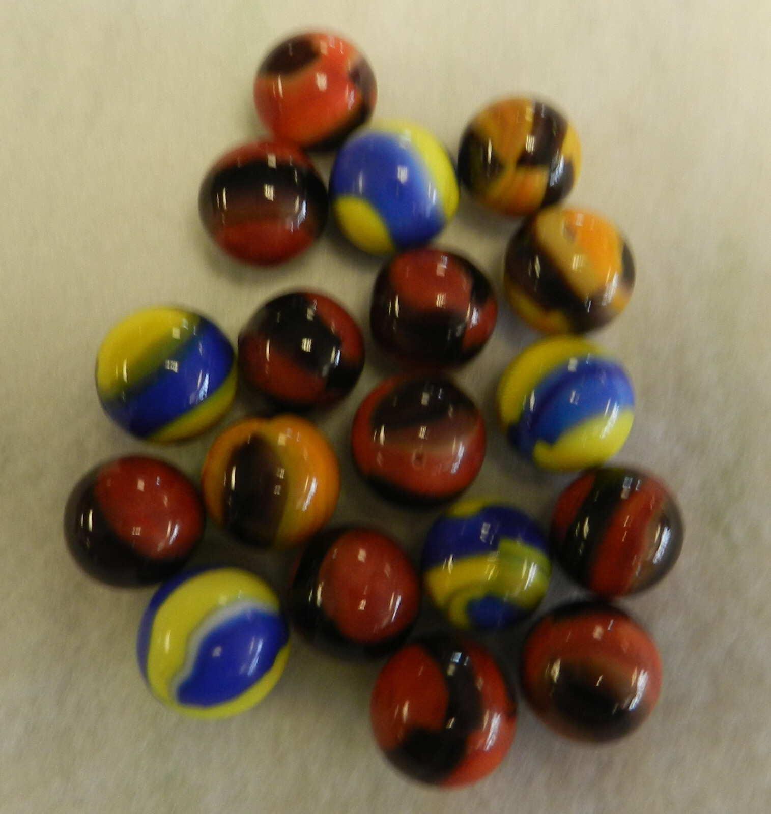 #18980m Mixed Vintage Group of 18 Nicer Marble King Marbles .61 to .65 Inches