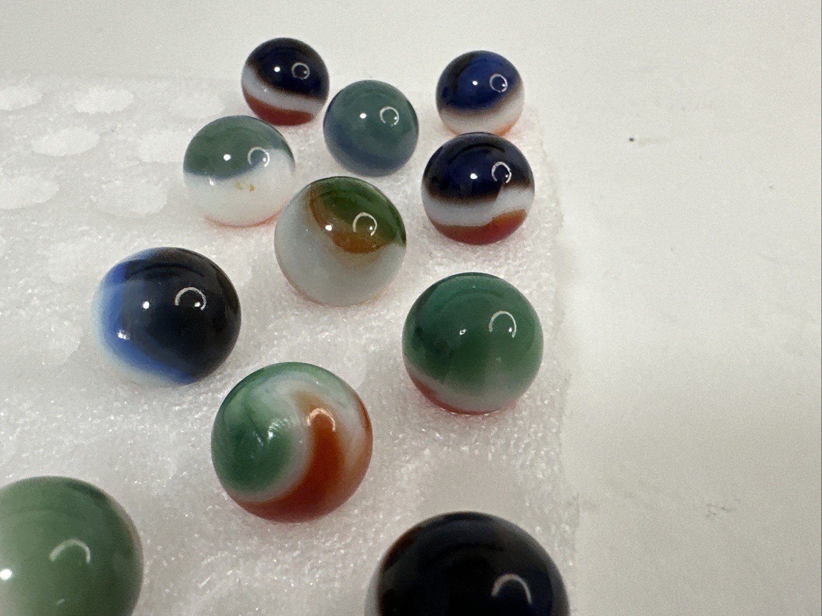 061 Lot Of 14 Exotic Vitro Agate All Reds!