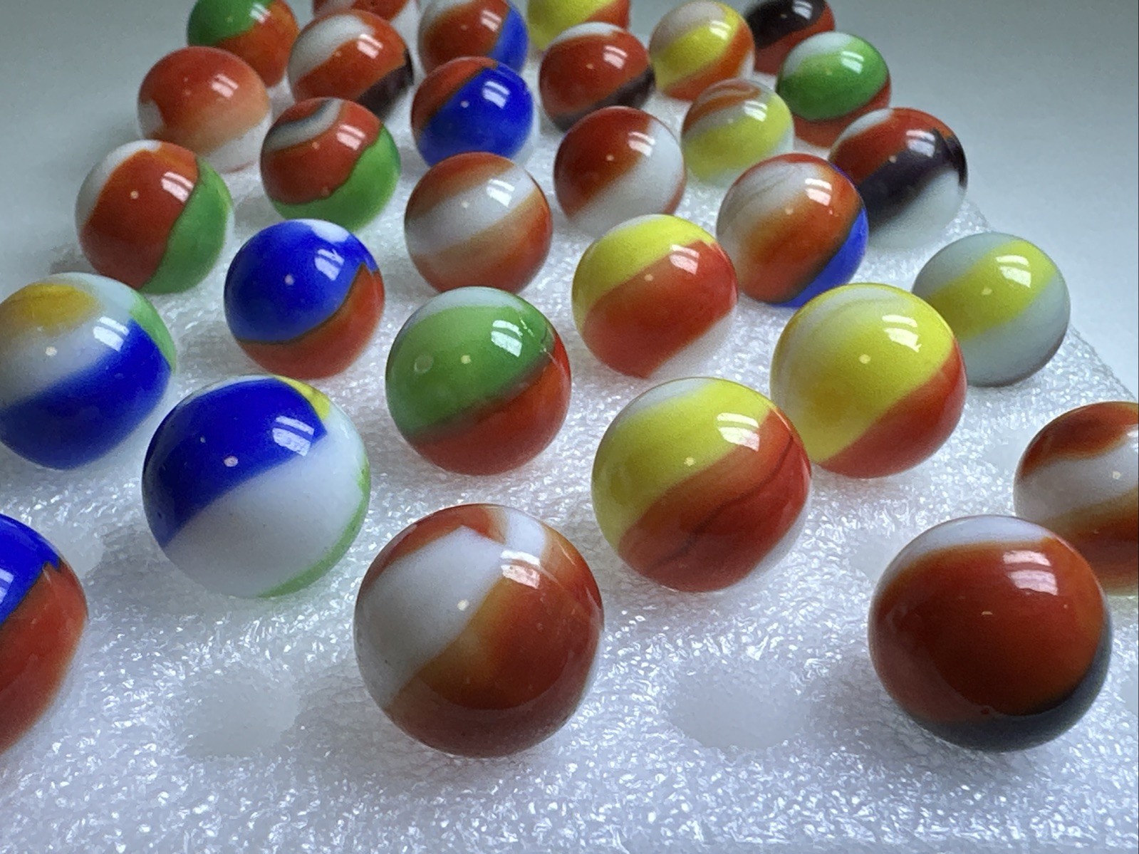 303 Lot Of 30 Vintage Marble King Rainbo Marbles!