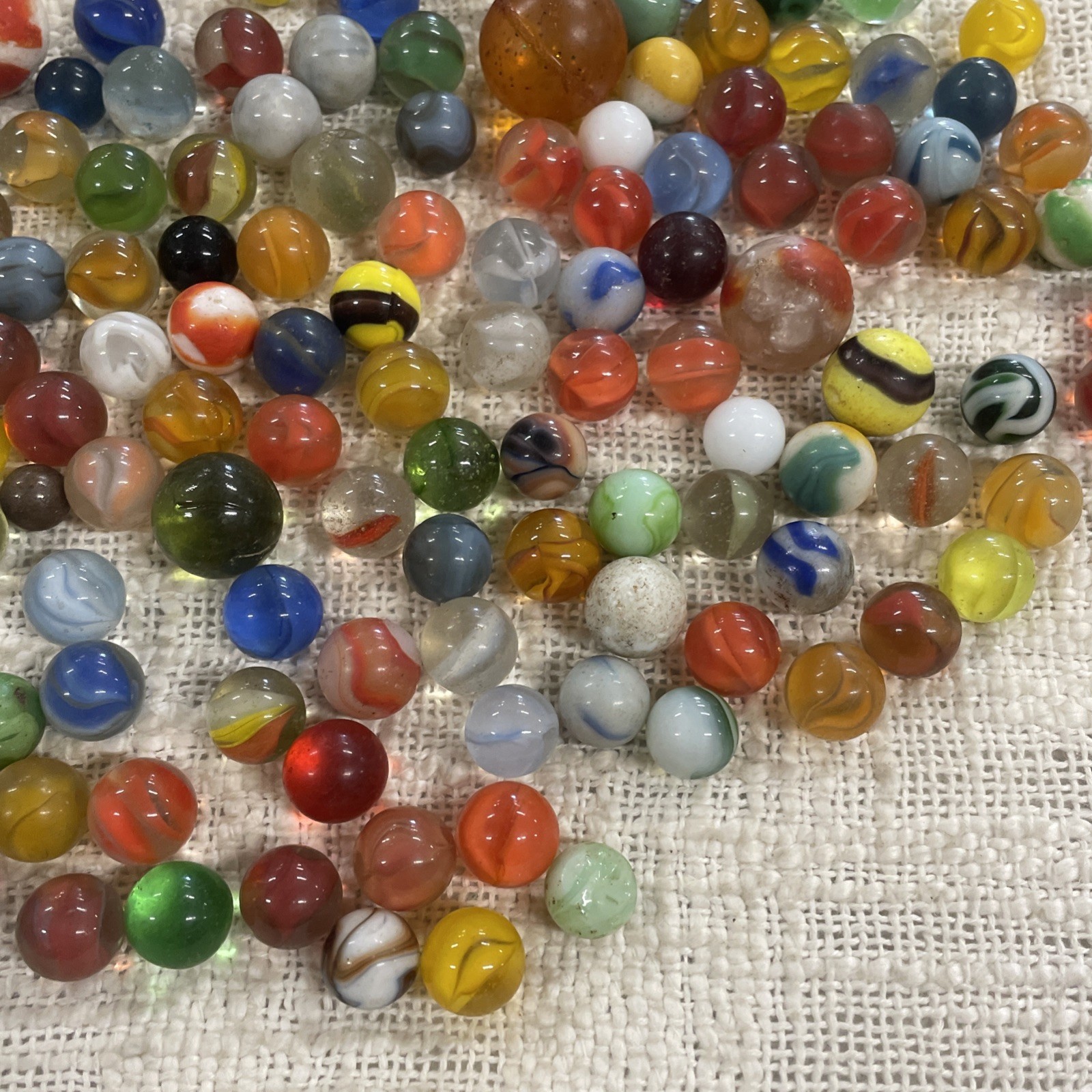 Vintage Lot of 208 Marbles Mix Sizes & Colors – 3 Cast Metal Jacks (2 Ib 8oz)