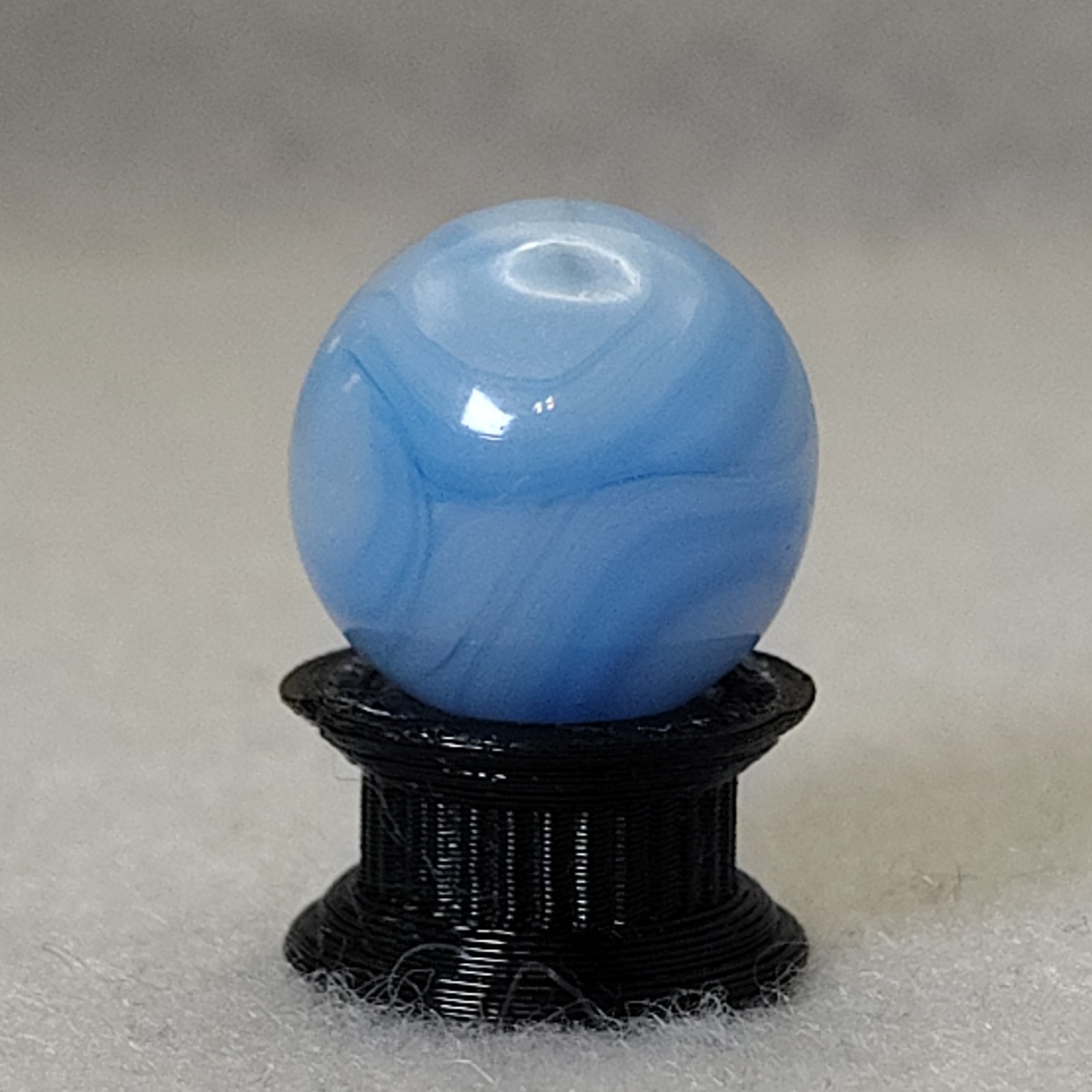 16mm Transparent Swirl Marble w/Blue stripes – Champion? NM