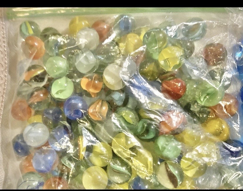 Lot Of Over 800 Marbles *From Pee Wee To Shooters*