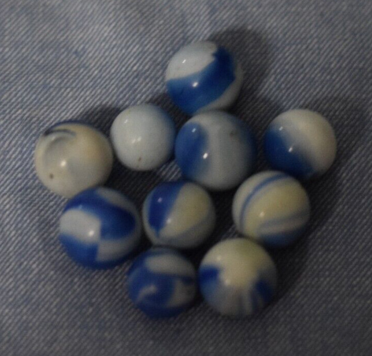 Vintage Lot 10 MARBLES 15-16 mm .6-.7 in. White Blue C103