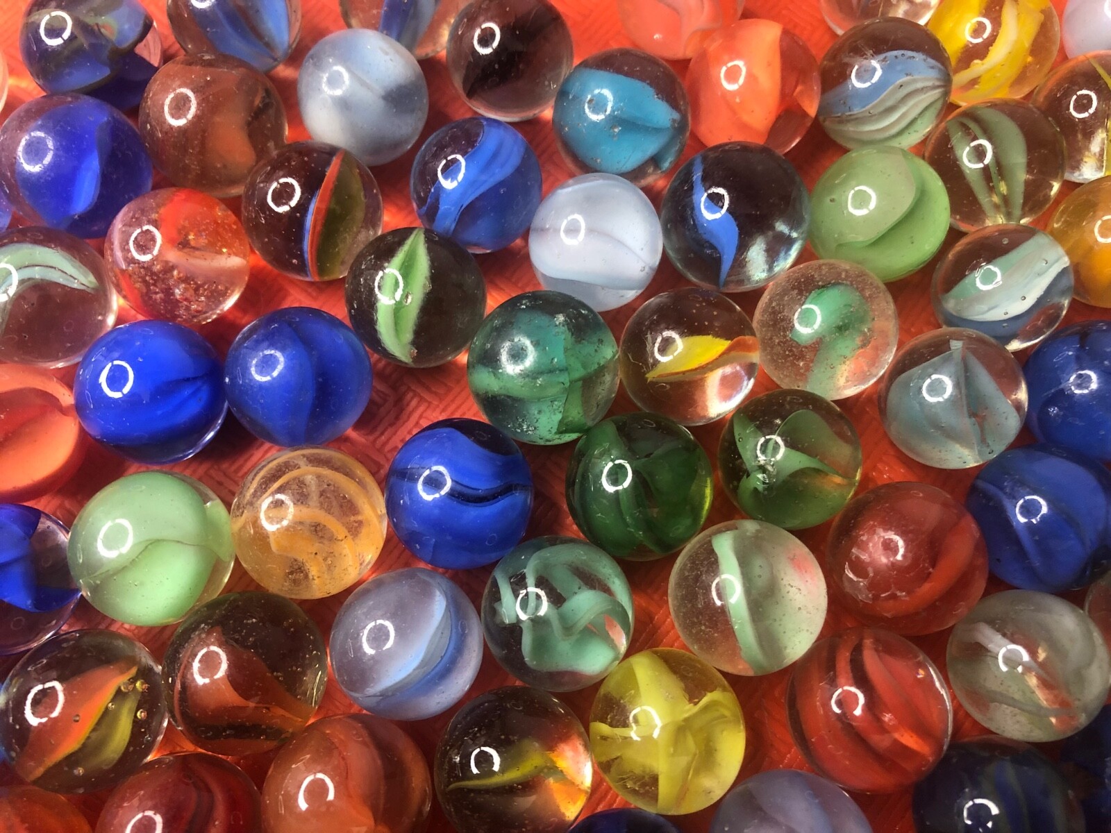 100 vintage CATS EYES OR RIBBON glass marbles 15-17mm tiny bubbles