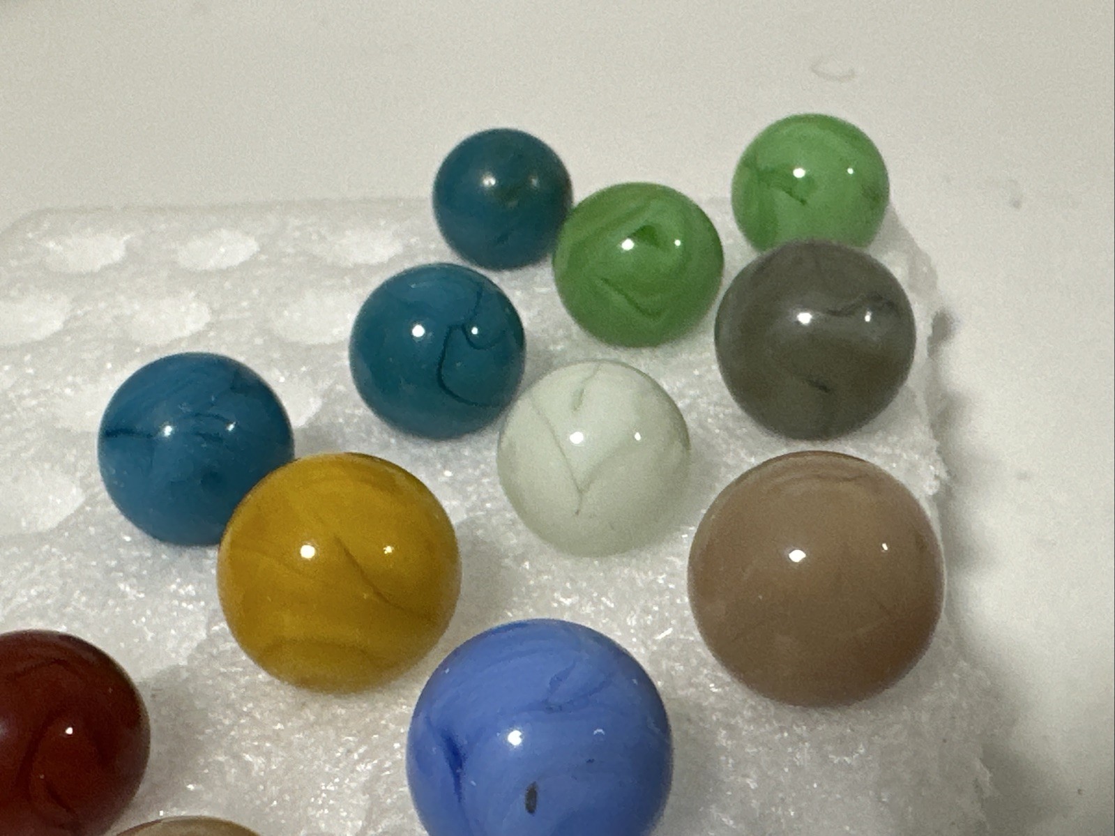 421 Lot Of 19 Vintage Champion Swirl Marbles!