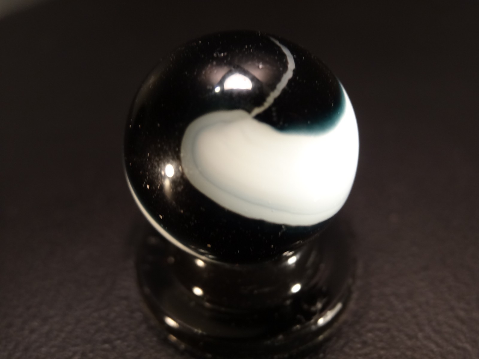 AKRO AGATE BLACK TIE w/Unique Pattern on OPAL GLASS WET MINT
