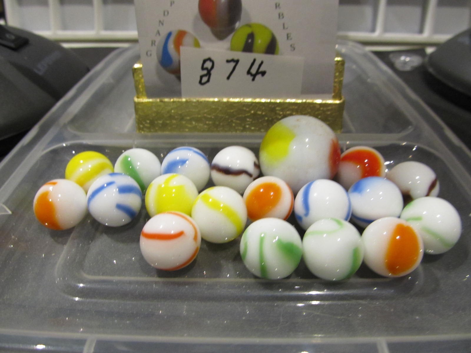 16 CANDY STRIPE SWIRL MARBLES WITH SHOOTER